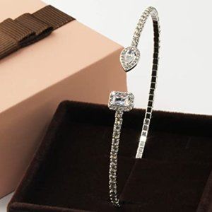 18K WHITE GOLD WATER DROP TENNIS BANGLE